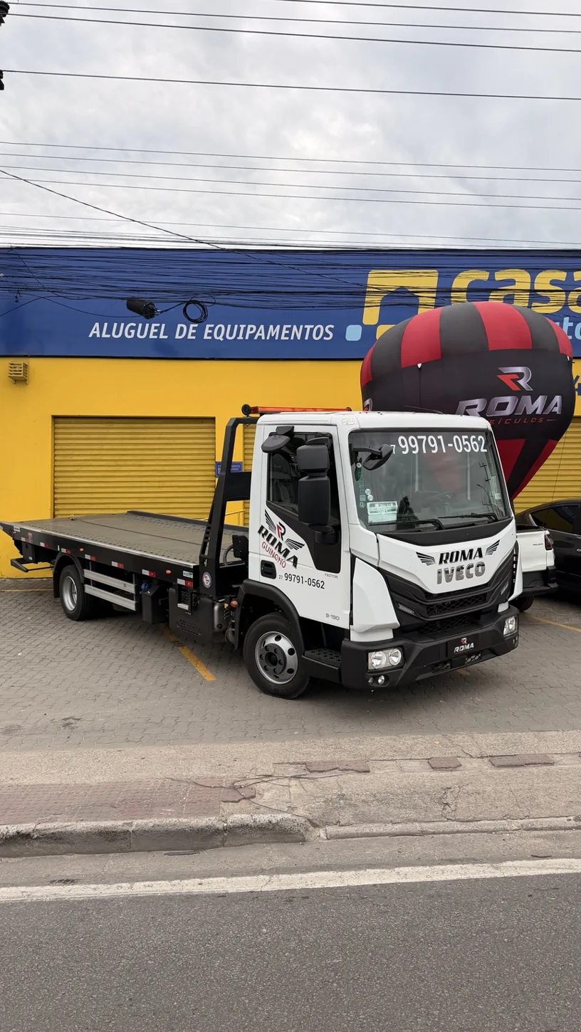 Caminhão Iveco da Roma Guincho estacionado na Serra